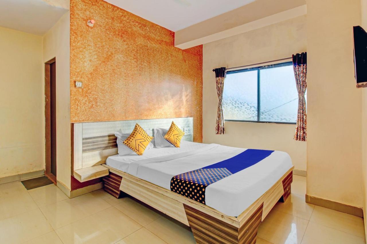 สปอต ออน 79137 ศรีกรูปา Hotel มหาบาเลชวาร์ ภายนอก รูปภาพ