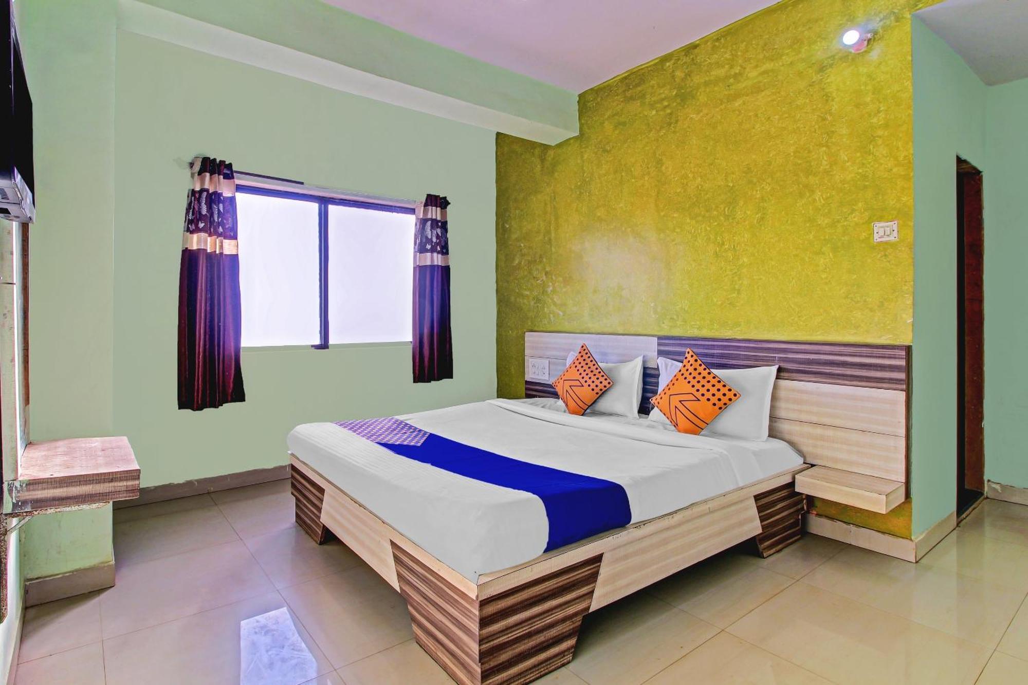 สปอต ออน 79137 ศรีกรูปา Hotel มหาบาเลชวาร์ ภายนอก รูปภาพ