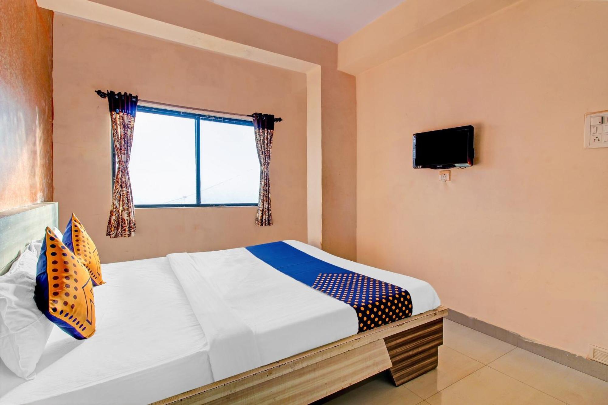 สปอต ออน 79137 ศรีกรูปา Hotel มหาบาเลชวาร์ ภายนอก รูปภาพ